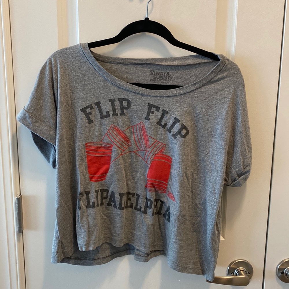 Cropped always sunny tshirt